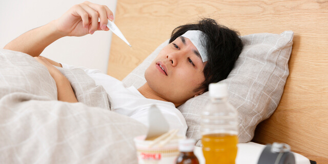 療養する男性