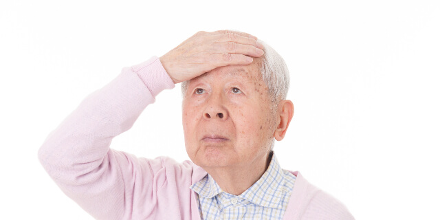頭をぶつけた男性