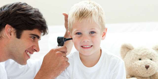 子どもの耳と鼻で多い病気は?気になる症状と正しいケアについて