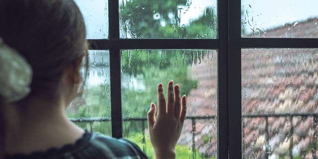 梅雨にだけ体調不良になる原因とは?頭痛やだるさが続く人は要注意