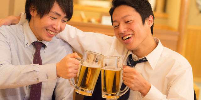 お酒の疑問！飲むと記憶がなくなるのはなぜ？酔いレベル別に症状を解説 Doctors Me(ドクターズミー)
