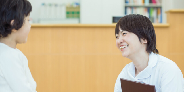 医師と子供