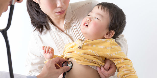 子どものお腹の診察