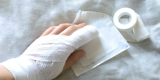 突き指応急処置