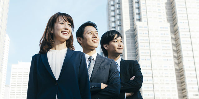 より良い働く環境を目指すビジネスマン