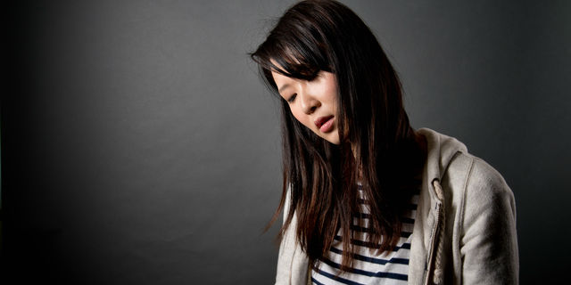 意欲低下している女性