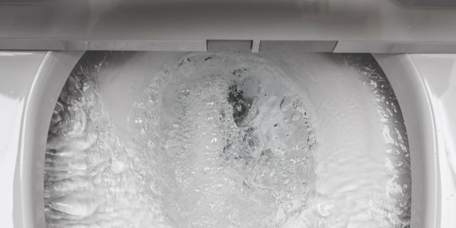 トイレを流す