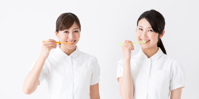 歯磨き方法を教えてくれる歯科衛生士
