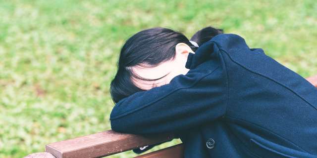 日中の強い眠気 うつ病と間違われやすい ナルコレプシー とは Doctors Me ドクターズミー