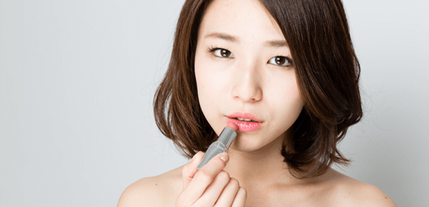 乾燥してないのに唇が荒れる…それって口唇炎かも!