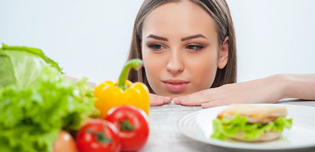 空腹時の血液検査の前に水を飲んでもいいですか?