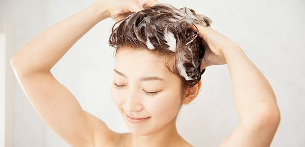 その「フケ・かゆみ」、“余計に悪化させる”ケアしていませんか？