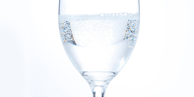 話題の炭酸水ダイエット。本当に痩せる? どんな効果がある?